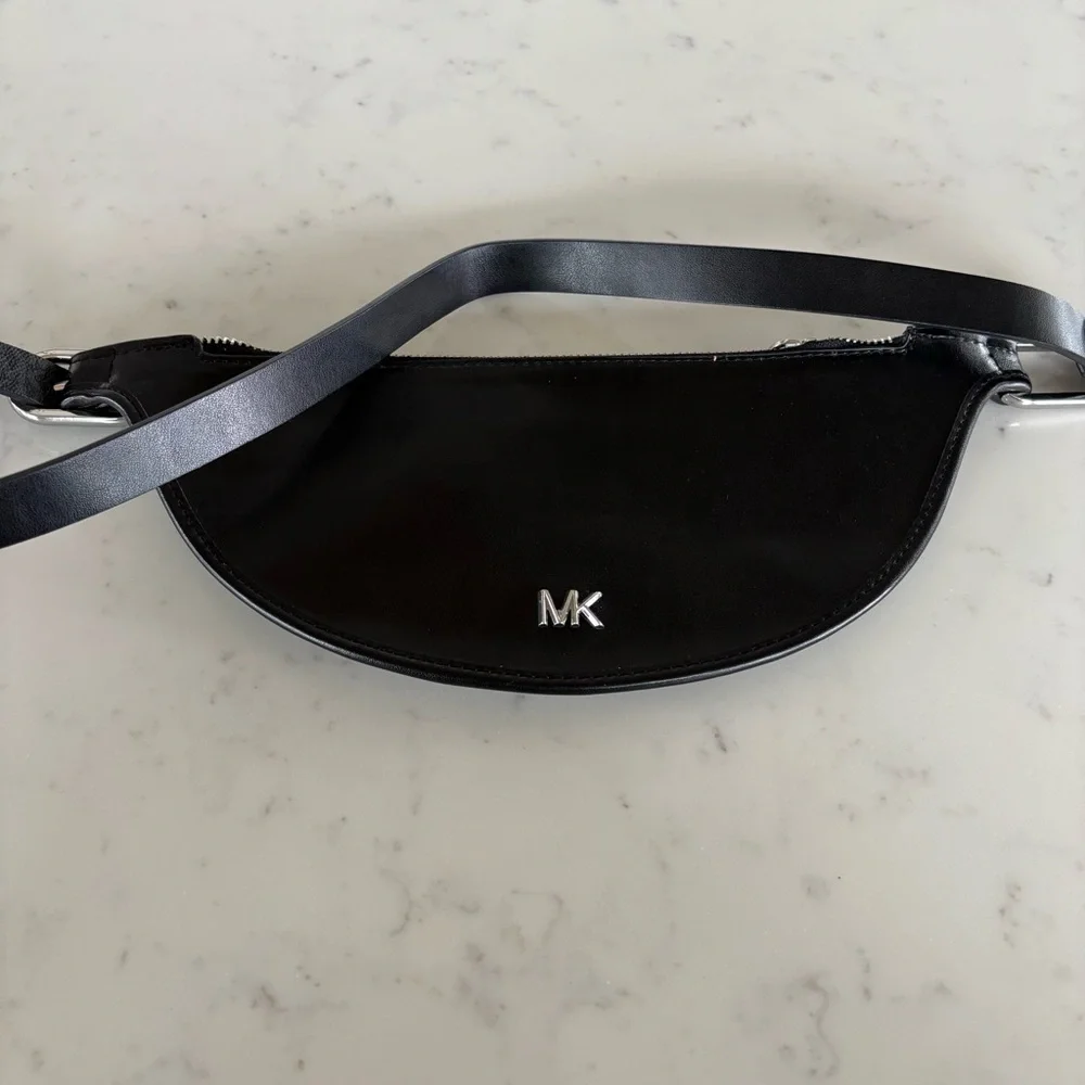 Michael Kors Reversible Crossbody Bag‎